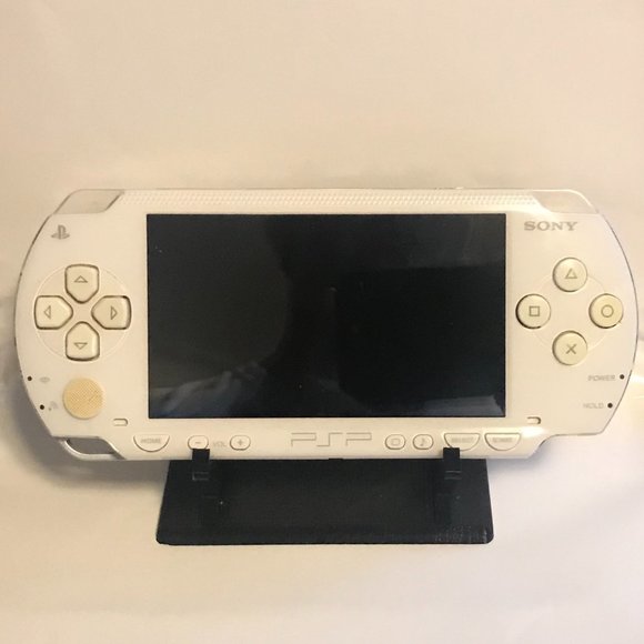 White PSP 1000 Starter Kit - LOTS of accessories! - Picture 1 of 4
